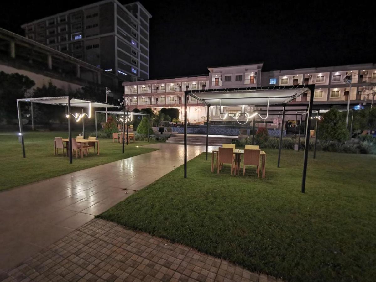 Naka Hotel Kupang ภายนอก รูปภาพ