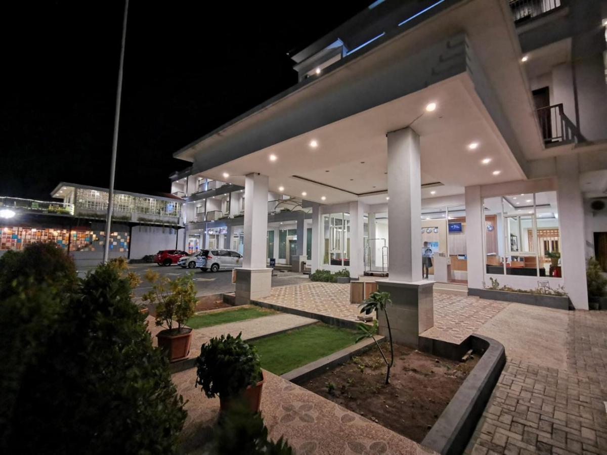 Naka Hotel Kupang ภายนอก รูปภาพ