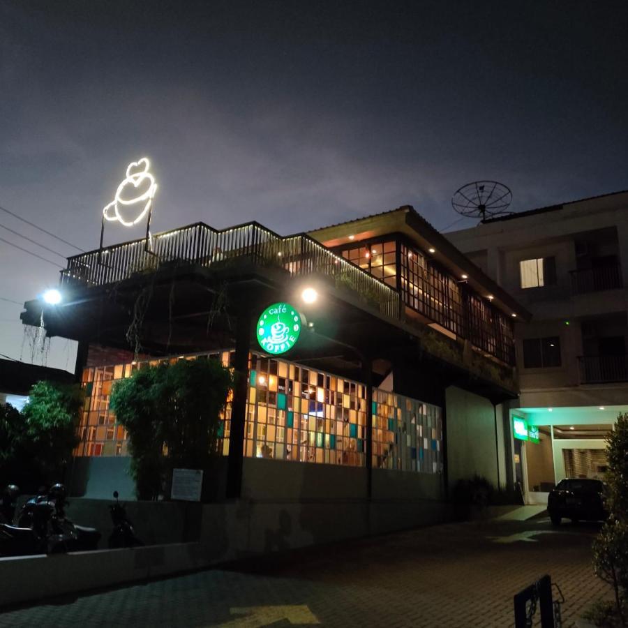 Naka Hotel Kupang ภายนอก รูปภาพ