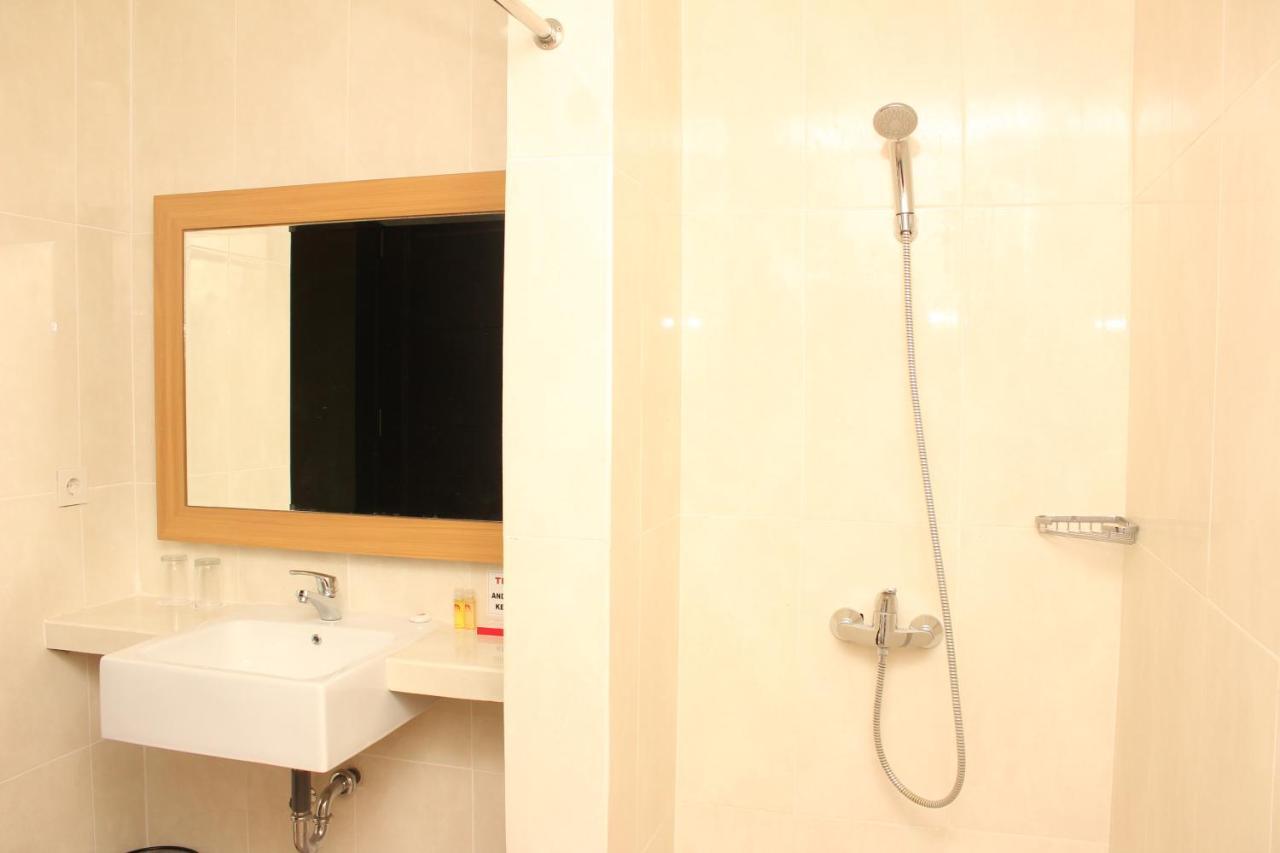 Naka Hotel Kupang ภายนอก รูปภาพ